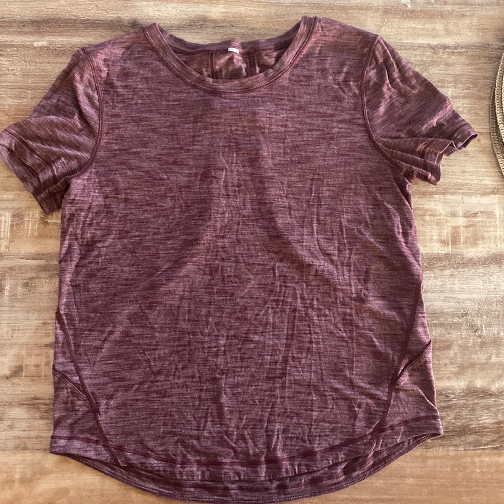 Lululemon Athletica tshirt in burgundy/wine
